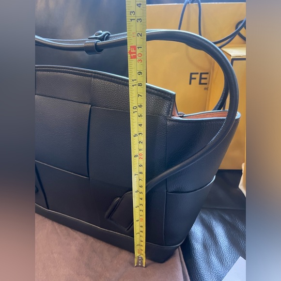 NWT BOTTEGA VENETA ARCO FLAP TOTE MEDIUM - Picture 4 of 11